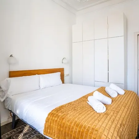 Apartment Gran Via Historic Catalan 4bd Only For Families Or Business Groups Barcelona