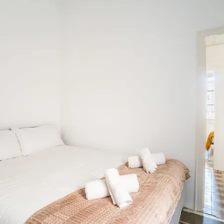 Gran Via Historic Catalan 4bd Only For Families Or Business Groups *