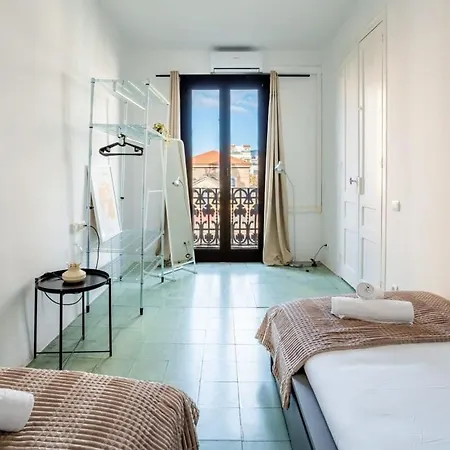 Gran Via Historic Catalan 4bd Only For Families Or Business Groups