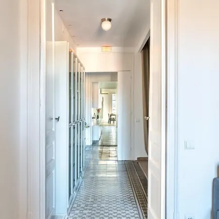 Apartment Gran Via Historic Catalan 4bd Only For Families Or Business Groups *