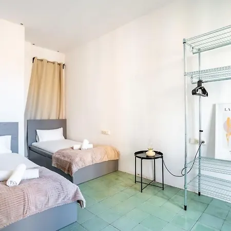 Gran Via Historic Catalan 4bd Only For Families Or Business Groups *